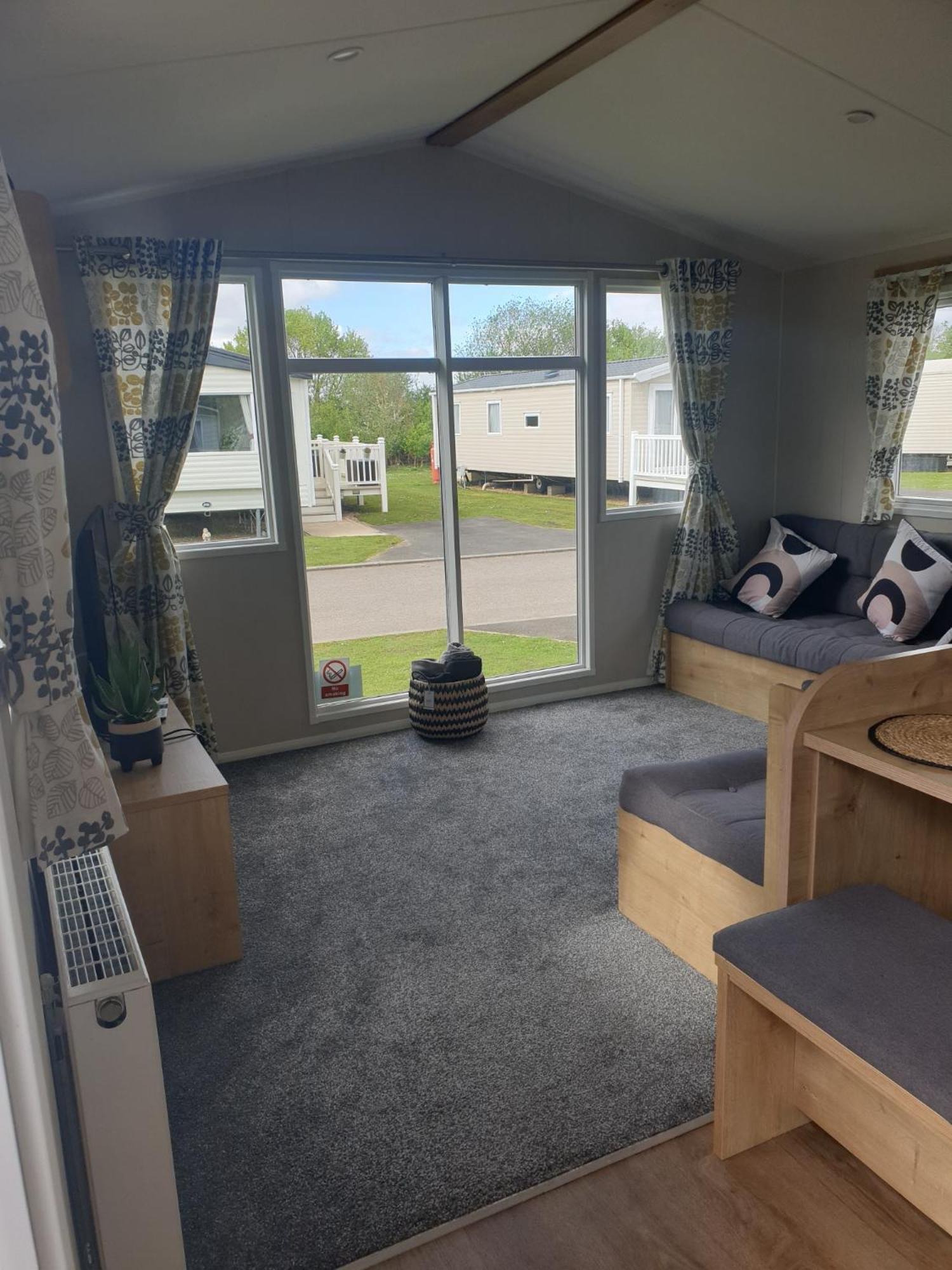 16 Anglers Acre Luxury Hot Tub Break Tattershall Lakes Экстерьер фото